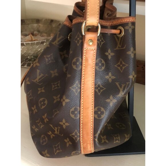 LOUIS VUITTON LV Monogram Petit Noe Shoulder Bag - Picture 3 of 16